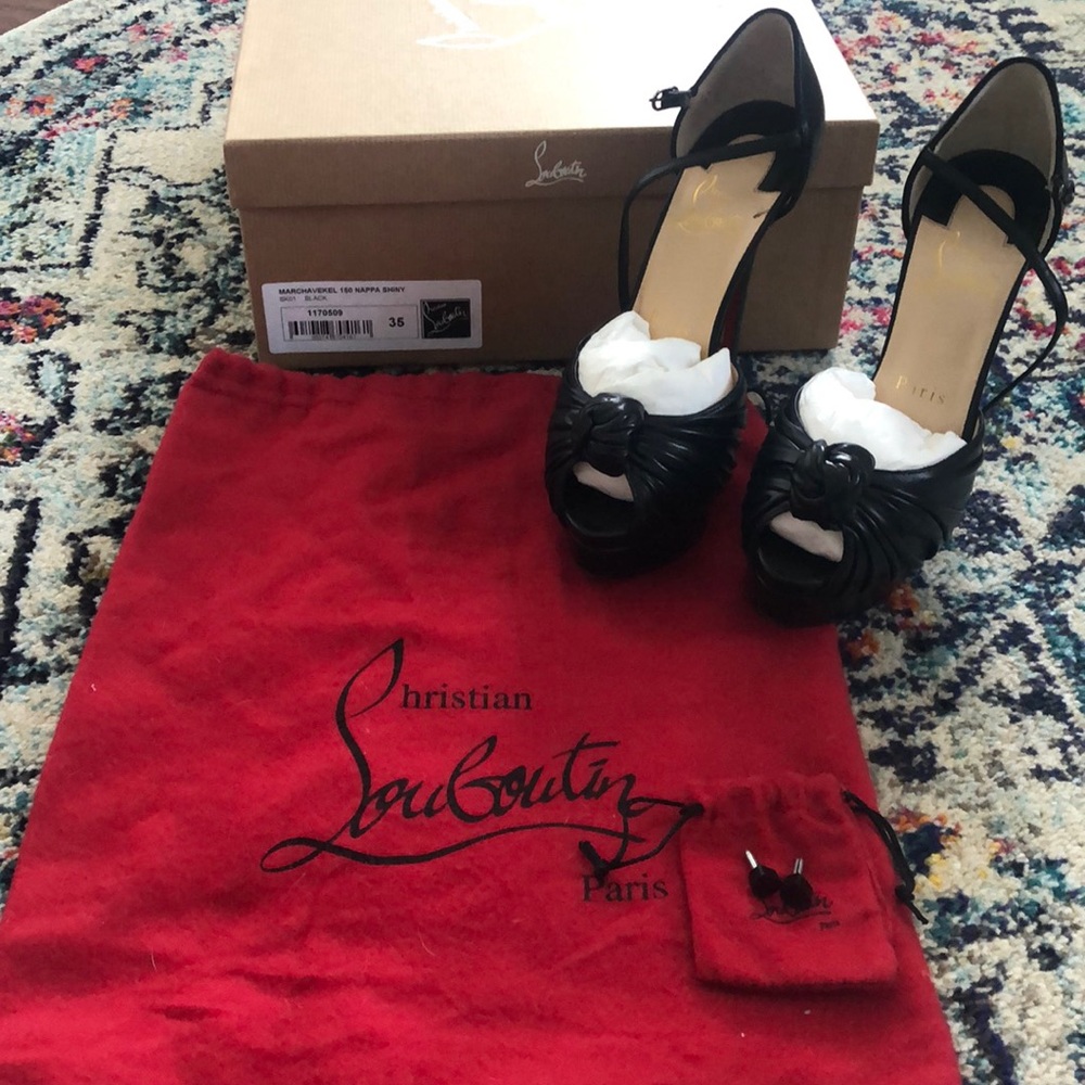Authentic Christian Louboutin Marchavekel 150 Nappa Shiny heels size 35